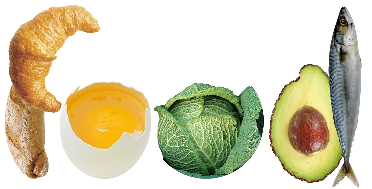 Immagine di alimenti ricchi di vitamina K2, come formaggi e verdure a foglia verde.